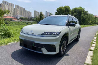 现代 EO 羿欧 2025款 两驱TECH版 64.2kWh