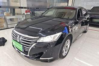 丰田 皇冠 2015款 2.5L 时尚限量版