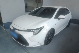 丰田 雷凌 2023款 智能电混双擎 1.8L 领先版