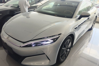 比亚迪 汉L 2025款 DM-i 200KM激光雷达旗舰型