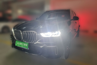 宝马X5 2022款 改款 xDrive 40Li 尊享型M运动套装