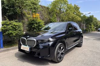 宝马X5 2023款 xDrive 30Li 尊享型M运动曜夜套装
