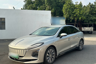 红旗E-QM5 2022款 431km 充电乐享版