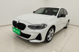 宝马1系 2021款 改款 120i M运动曜夜版