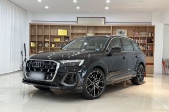 奥迪Q7 2024款 55 TFSI quattro S line尊贵型