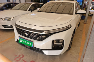 宝骏Valli 2021款 1.5T 那曲繁星 CVT旗舰型