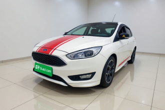 福特 福克斯 2017款 1.5T CTCC 白黑限量版