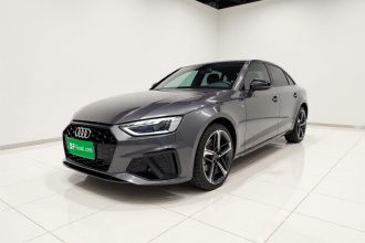 奥迪A4L 2025款 200万辆悦享版 40 TFSI 豪华动感型