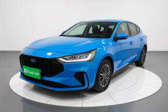 福特 福克斯 2022款 三厢 EcoBoost 180 自动竞速版