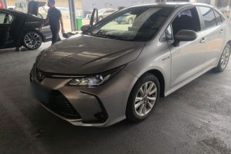 丰田 卡罗拉 2023款 1.8L 智能电混双擎 精英版