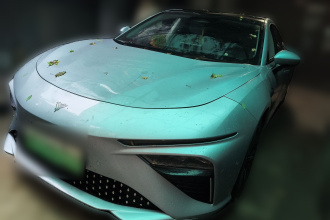 哪吒汽车 哪吒S 2022款 增程版 1160km 后驱大版
