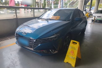现代 伊兰特 2022款 1.5L CVT LUX尊贵版