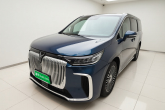 岚图汽车 岚图梦想家 2025款 PHEV 四驱尊贵鲲鹏版