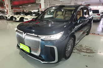 岚图汽车 岚图梦想家 2025款 PHEV 四驱旗舰乾崑版