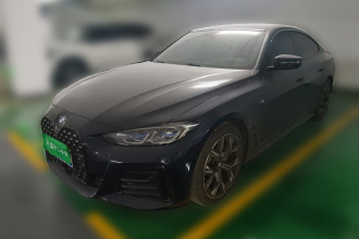 宝马4系 2022款 430i M运动曜夜套装