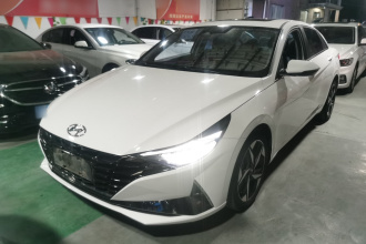 现代 伊兰特 2022款 1.5L CVT LUX尊贵版