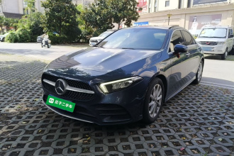 奔驰A级 2019款 改款 A 200 L 运动轿车