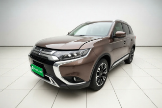 三菱 欧蓝德 2020款 2.4L 四驱致享版 5座