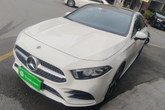 奔驰A级 2022款 改款二 A 200 L 运动轿车时尚型