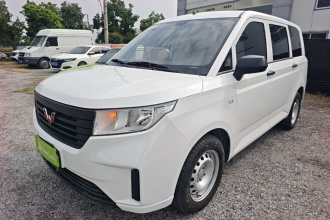 五菱汽车 五菱宏光PLUS 2020款 1.5L 手动标准型 5座