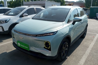 吉利几何E萤火虫 2023款 320KM 乖帅虎 5座