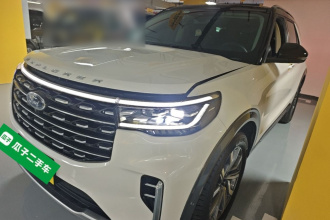 福特 探险者 2023款 EcoBoost 285 四驱钛金版 7座