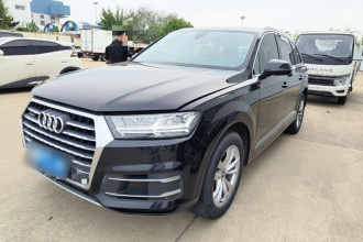奥迪Q7 2019款 45 TFSI 舒适型