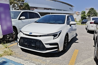 丰田 雷凌 2023款 智能电混双擎 1.8L 运动版
