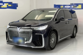 岚图汽车 岚图梦想家 2025款 PHEV 四驱尊贵鲲鹏版