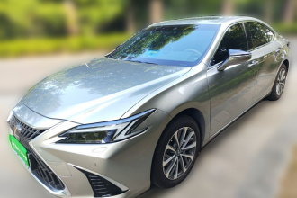 雷克萨斯ES 2025款 200 臻享版