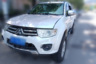 三菱 帕杰罗·劲畅 2013款 3.0L 自动四驱行政版