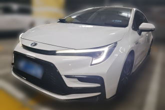 丰田 雷凌 2023款 智能电混双擎 1.8L 运动版