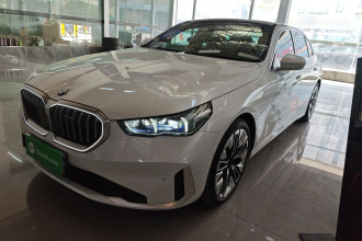 宝马5系 2024款 530Li 尊享型 豪华套装