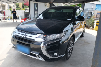 三菱 欧蓝德 2020款 2.0L 两驱畅享版 5座