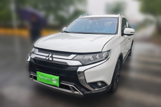 三菱 欧蓝德 2019款 2.4L 四驱致享版 7座 国VI