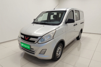 五菱汽车 2015年12月，五菱荣光V.货车，排量1.2，无助力，有空调 