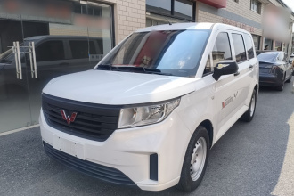 五菱汽车 五菱宏光PLUS 2020款 1.5L 手动标准型 5座