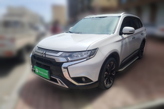 三菱 欧蓝德 2020款 2.0L 两驱畅享版 7座