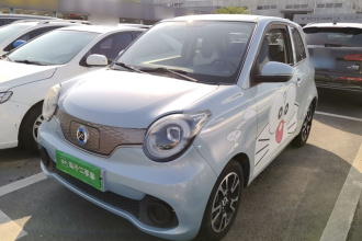 华晨新日i03 2021款 318km 31.45kWh