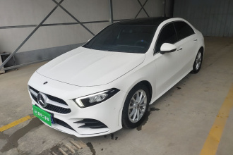奔驰A级 2020款 改款 A 200 L 运动轿车时尚型