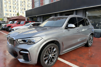 宝马X5 2022款 改款 xDrive 30Li 尊享型M运动套装