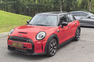 MINI 2022款 改款 2.0T COOPER S 经典派 五门版