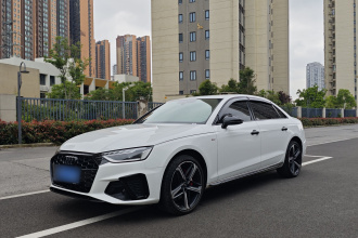 奥迪A4L 2025款 200万辆悦享版 40 TFSI 豪华动感型