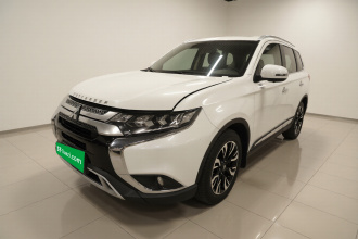 三菱 欧蓝德 2019款 2.4L 四驱致享版 7座 国VI