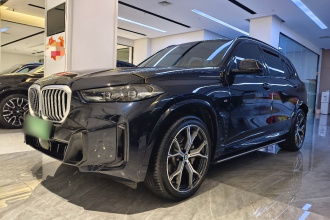 宝马X5 2023款 xDrive 30Li 尊享型M运动曜夜套装