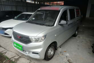 五菱汽车 五菱宏光V 2022款 1.5L劲取版电动助力LAR