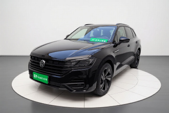 大众 途锐 2022款 3.0TSI 锐享版 曜黑运动套装