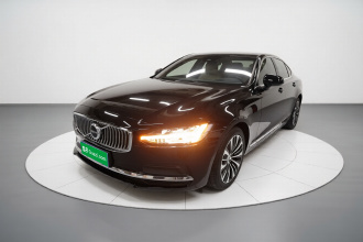 沃尔沃S90 2025款 B5 智逸豪华版