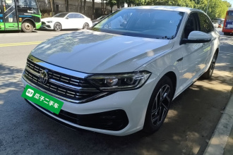 大众 速腾 2025款 改款三 300TSI DSG超越版