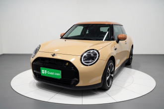 电动MINI COOPER 2025款 463km COOPER SE 艺术家